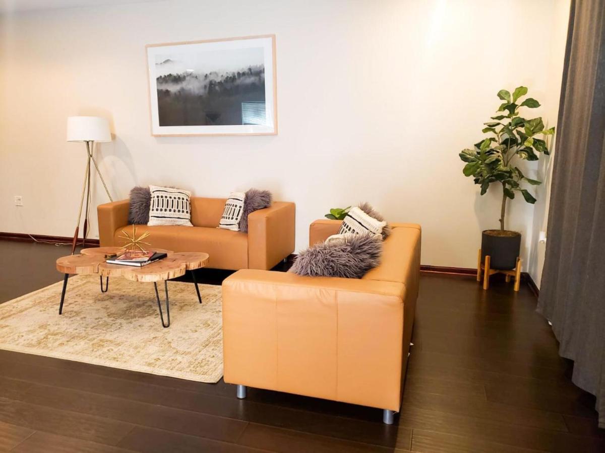 2Br Airy & Tidy Apt With Free Covered Parking - Central Modern Chicago Buitenkant foto