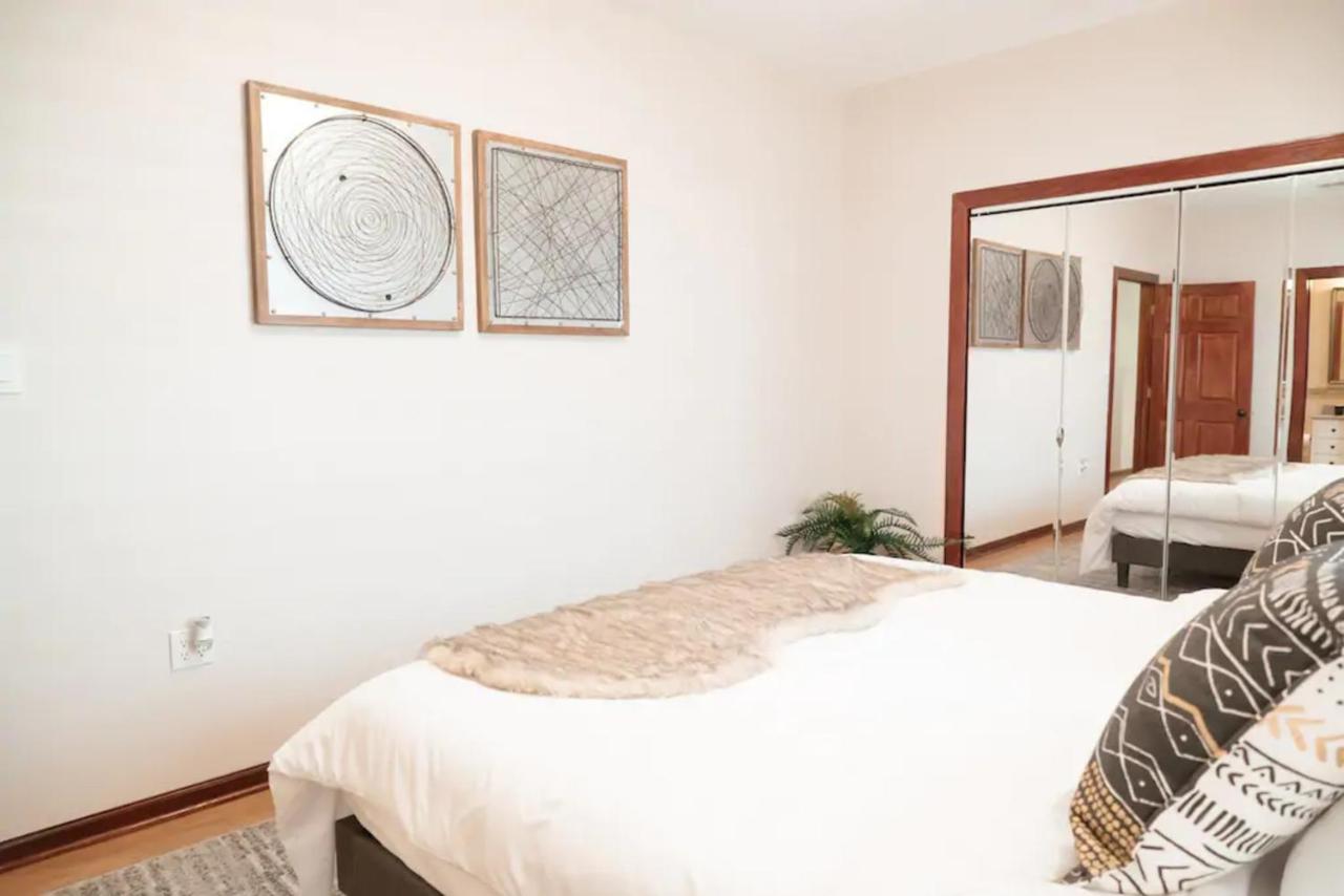 2Br Airy & Tidy Apt With Free Covered Parking - Central Modern Chicago Buitenkant foto