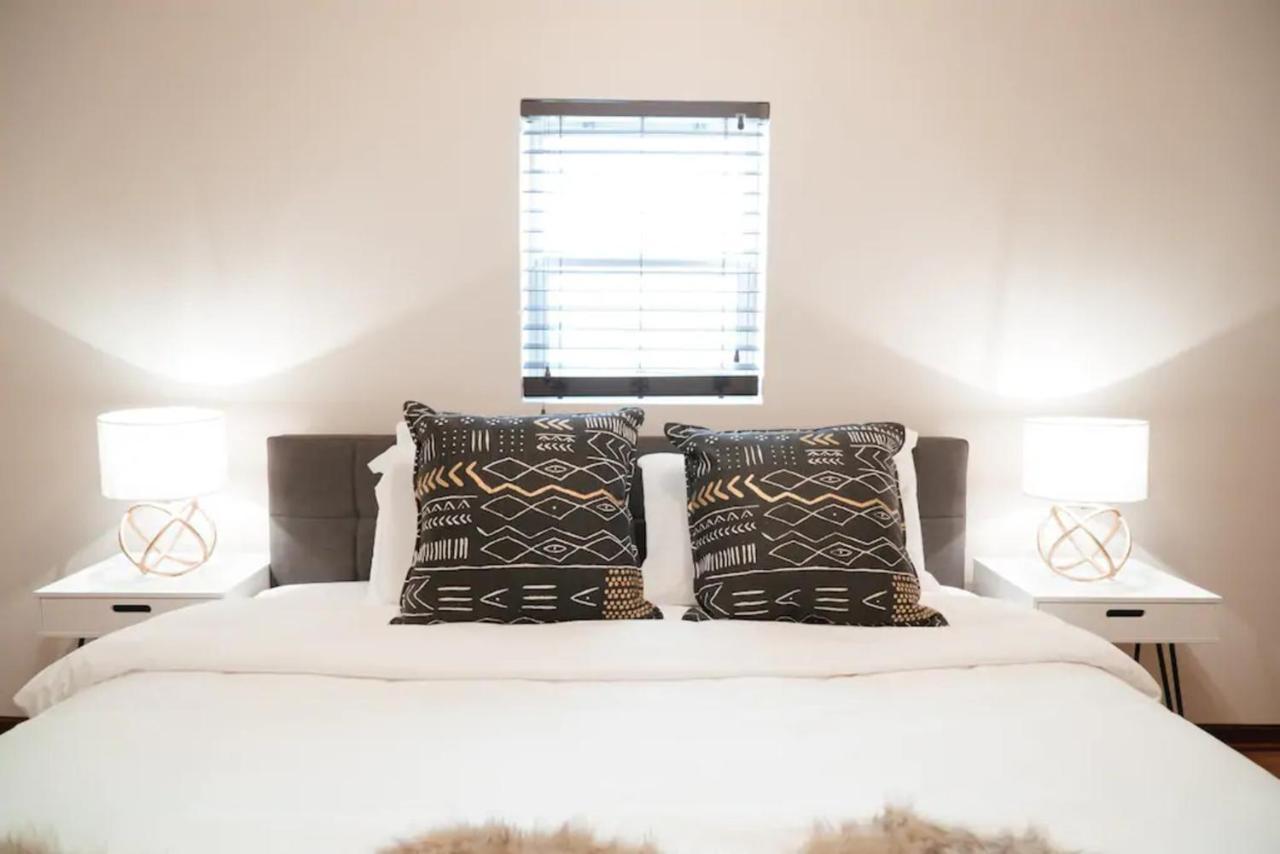 2Br Airy & Tidy Apt With Free Covered Parking - Central Modern Chicago Buitenkant foto